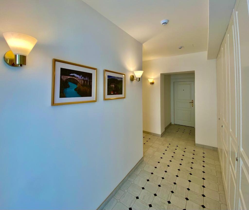 Ars Longa Apartment